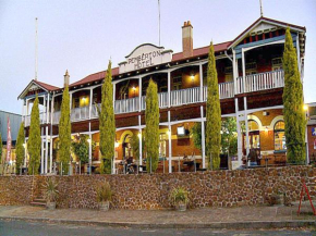  Best Western Pemberton Hotel  Пембертон